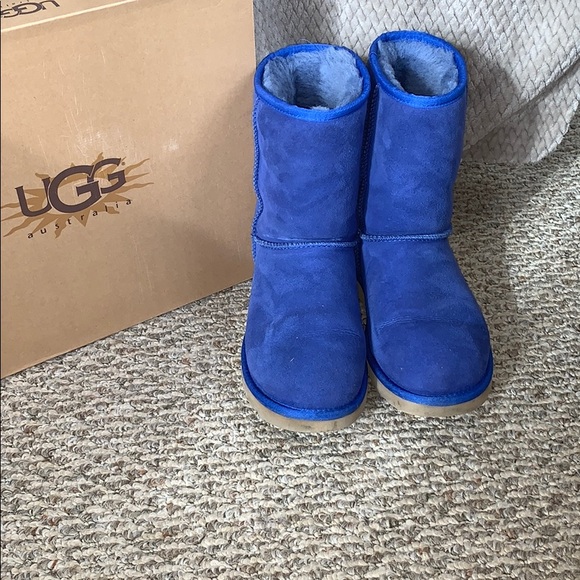UGG Shoes - Ugg classic short boot